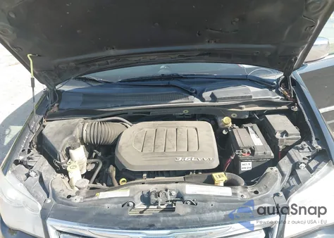 2011 Chrysler Town & Country Touring-L из США, поврежденный, VIN 2A4RR8DG1BR704228